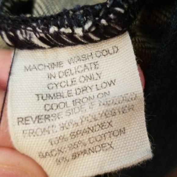 Size small - Picture 10 of 10